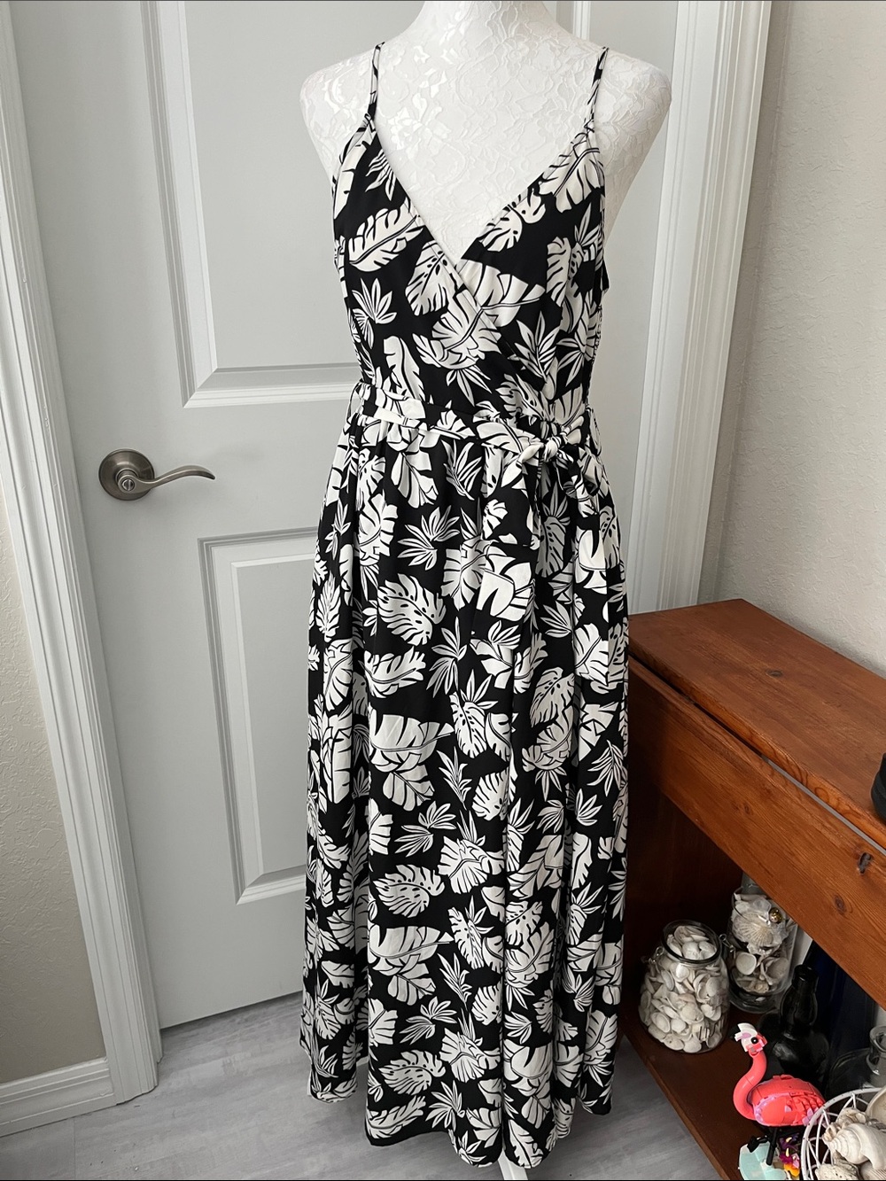 Figsight Tropical Leaf Faux Wrap Maxi Dress Tie Waist Pockets Smocked back NWOT